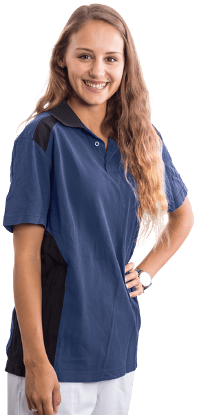 Pflegekraft von Hahne Pflegedienst in professioneller Pflegeuniform, freundliche Betreuung, zuverlässige ambulante Pflege, Senioren- und Pflegeheim Unterstützung, individuelle Pflegekonzepte, vertrauenswürdige Pflegeleistungen, qualifizierte Pflegekräfte, häusliche Pflege in Deutschland.